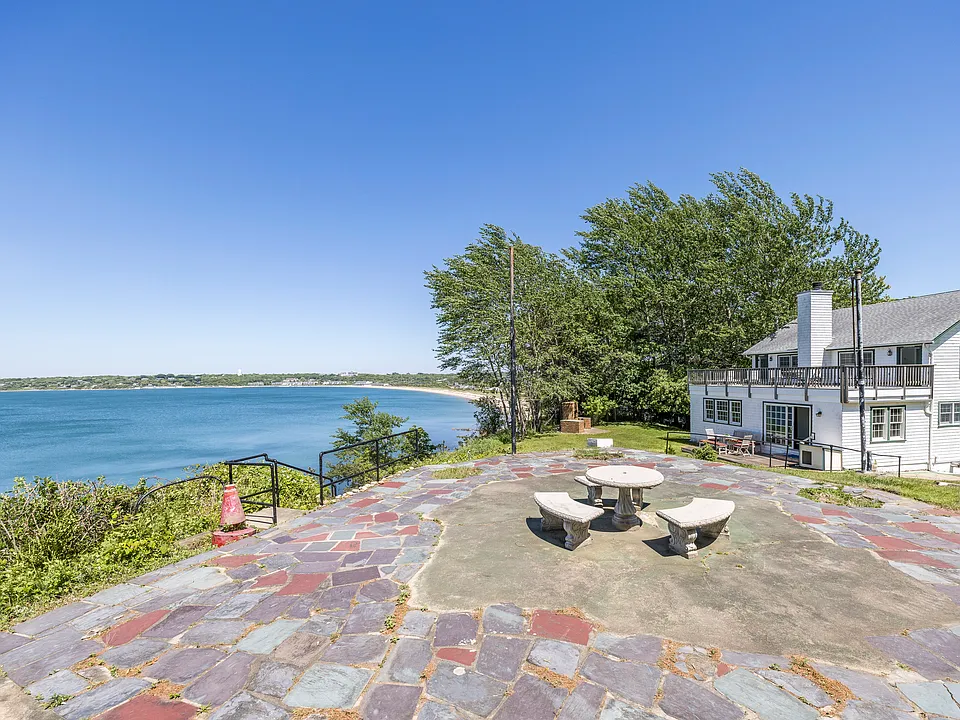 128 Navy Rd