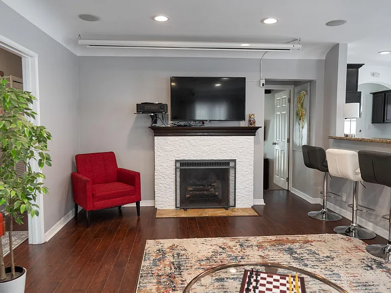 10809 Hartsook St #F — Photo 18