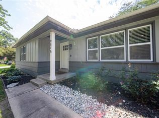 9516 Catalina St, Overland Park, KS 66207