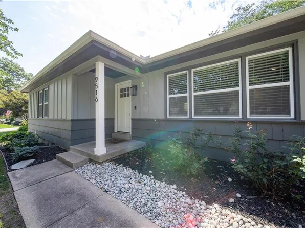 9516 Catalina St, Overland Park, KS 66207