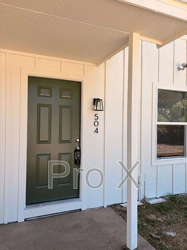2 bed, 1.5 bath, 1024 sqft, $1,195 — Photo 2