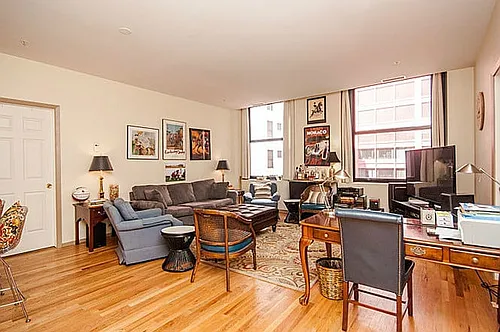 330 S Michigan Ave Photo 1