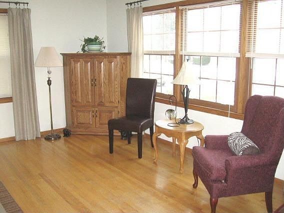 5th image of 812 Park Ave