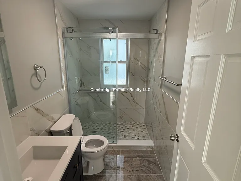 8 Brentwood St #1 — Photo 12