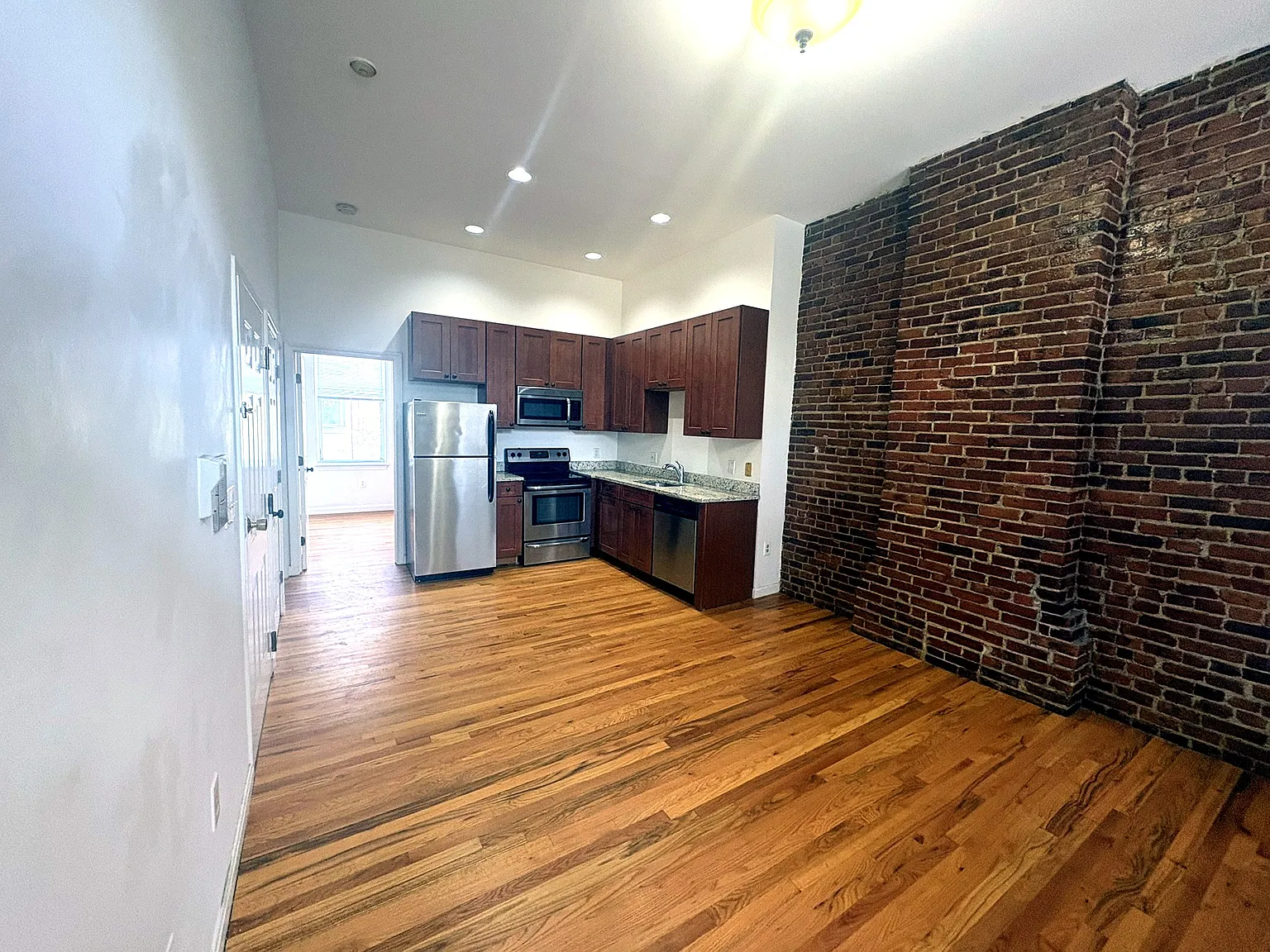 1 bed, $2,200 — Photo 3