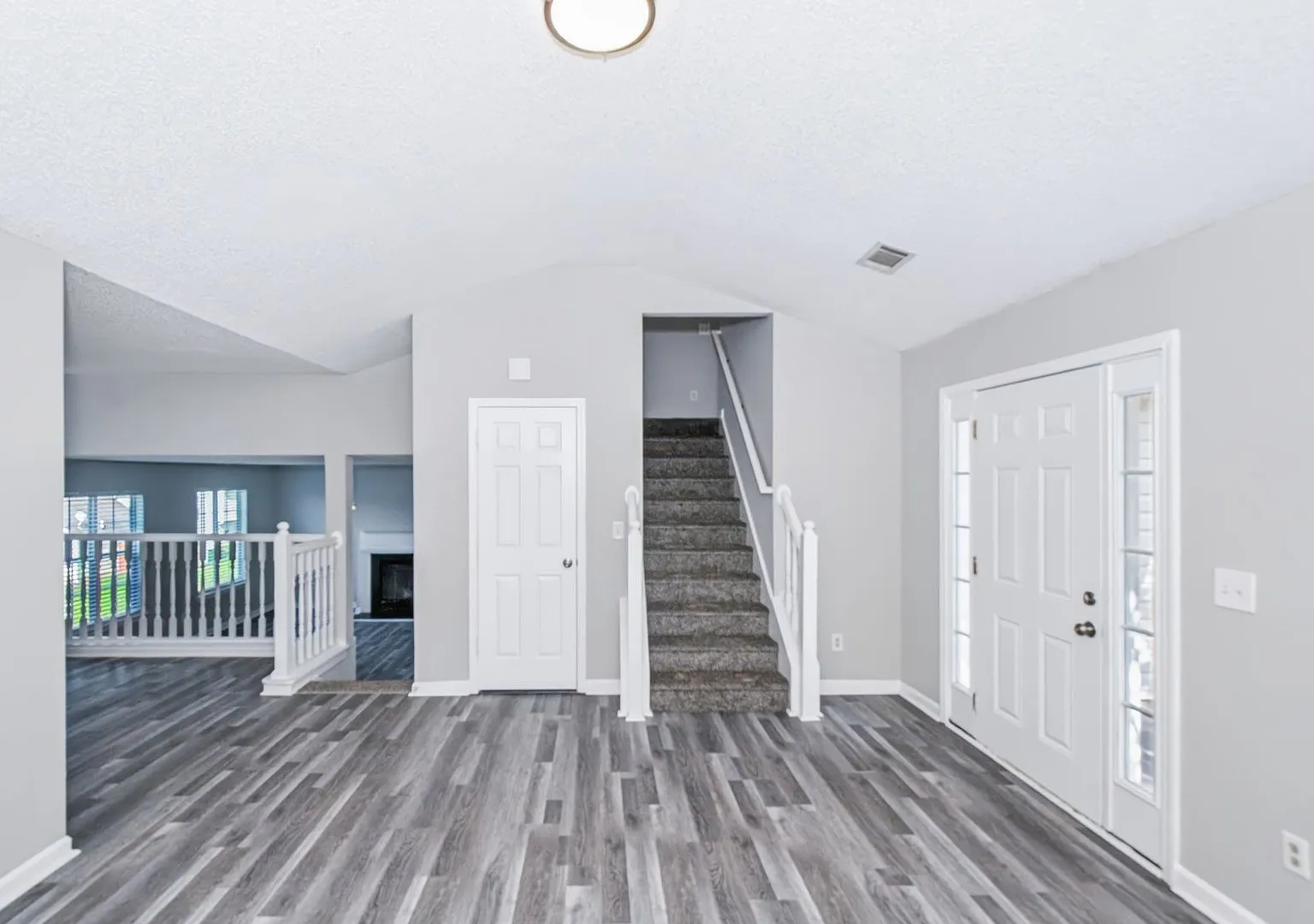 Beautifully Renovated 3BR / 2.5 Bath Home with Modern Updates & Spacious Living Areas! — Photo 2