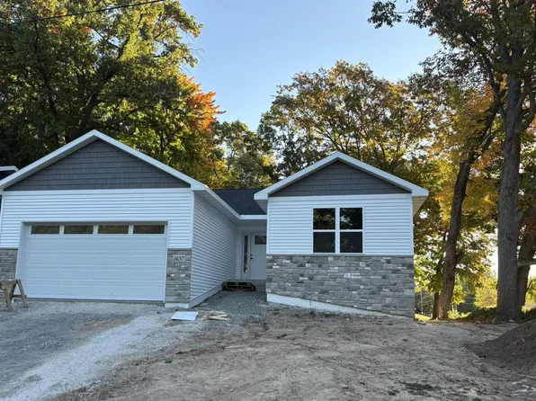 1437 Baumgart Rd, Green Bay, WI 54304