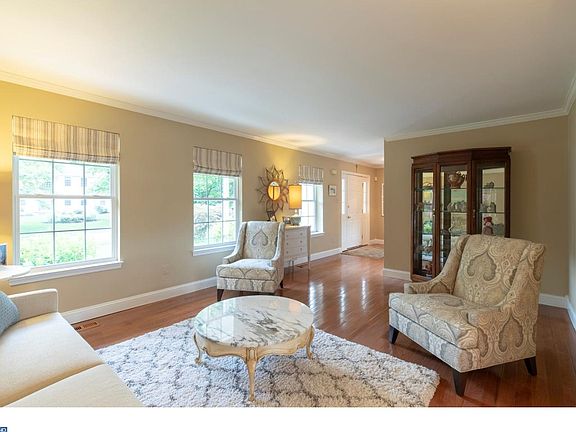 5th image of 1224 Woodsview Dr
