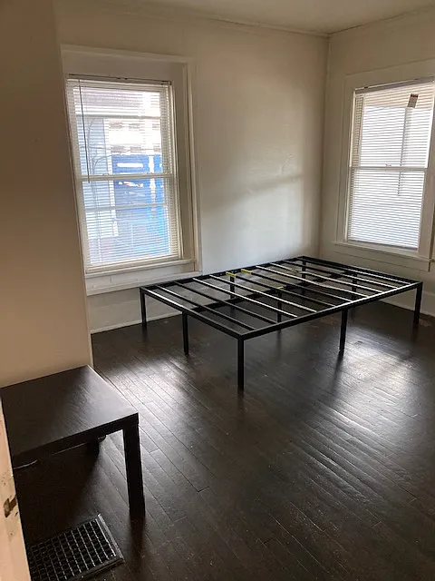 1 bed, 1827 sqft, $995 — Photo 4