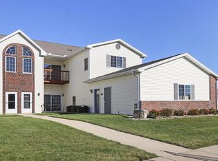 1604 Commonwealth Dr APT 4, Fort Atkinson, WI 53538