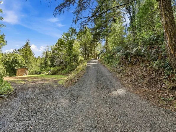 59553 Halfway Rd, Coos Bay, OR 97420