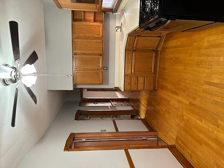 2435 W Winona St #2 — Photo 4