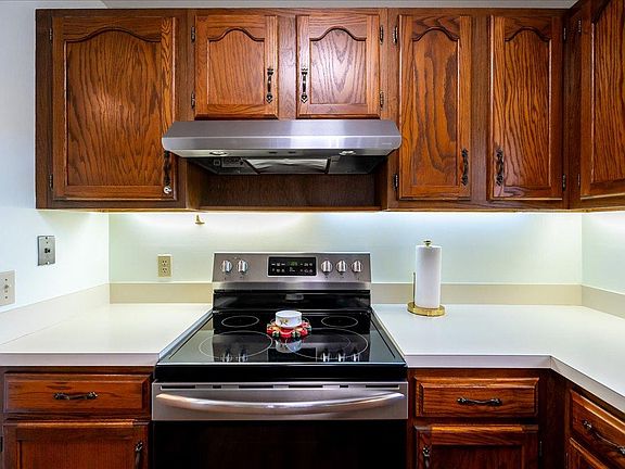 4th image of 29 Lake Vista Trl APT 202