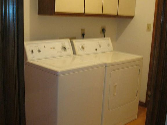 2nd image of 8059 Baywind Cir
