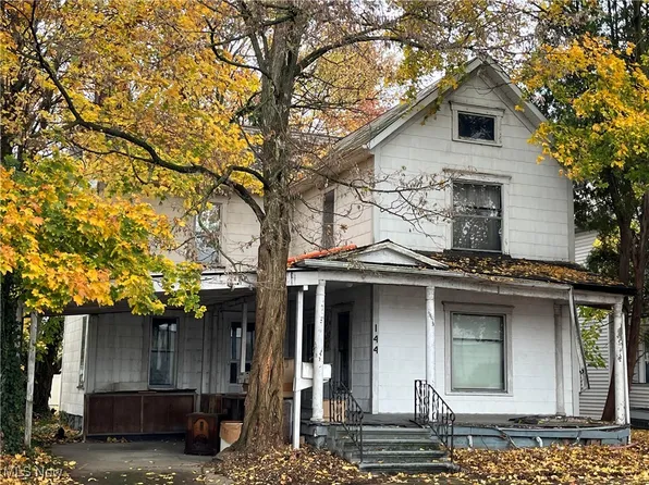144 3rd St SW, New Philadelphia, OH 44663