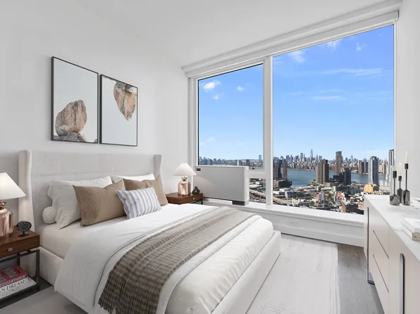 22-44 Jackson Avenue image 2 of 28