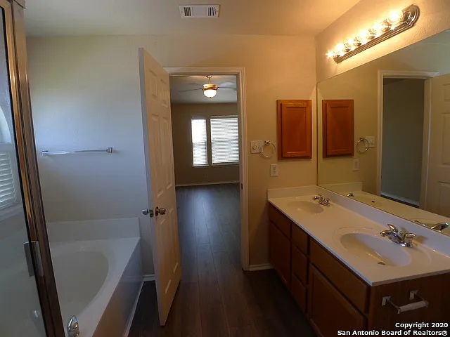 2935 Encino Riv — Photo 26