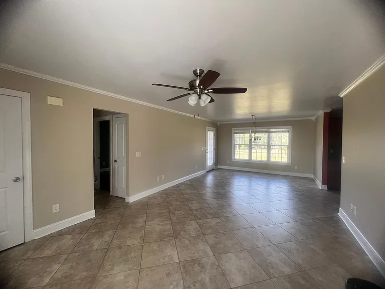 3801 N Hills Dr — Photo 6