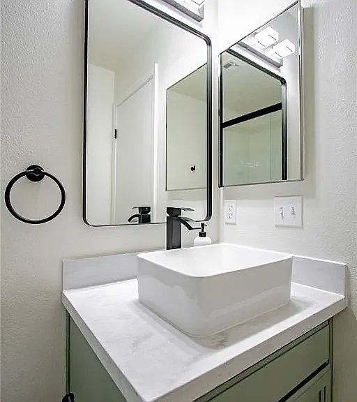 5554 Merriweather Dr — Photo 14