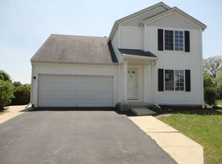 1 Gladys Ct, South Elgin, IL 60177