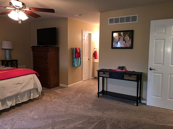 4th image of 510 Running Creek Pl