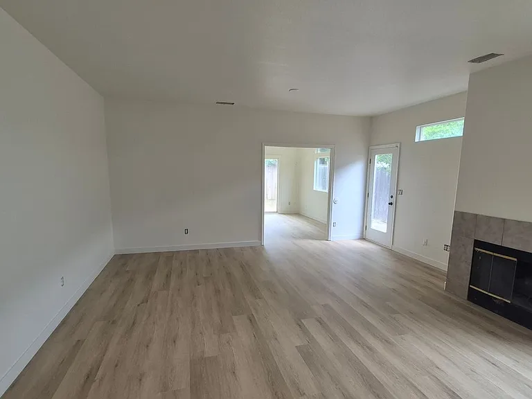 8836 Avalon Hills Way — Photo 8