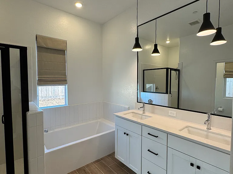525 E Riverway Ave — Photo 26