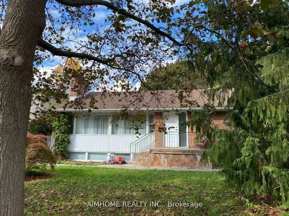 43 Plateau Cres, Toronto, ON M3C 1M9