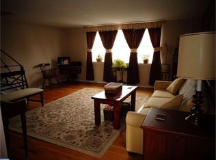 8850 Hargrave St, Philadelphia, PA 19152
