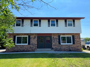 192 Johnston Dr #194, Dousman, WI 53118