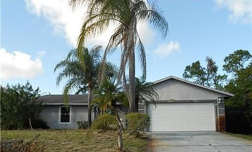 Home For Sale In Port saint lucie