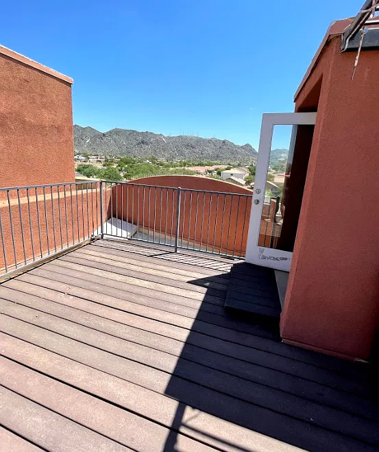 112 W Milada Dr