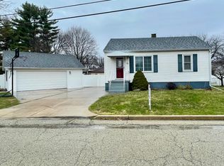 711 14th St, Peru, IL 61354