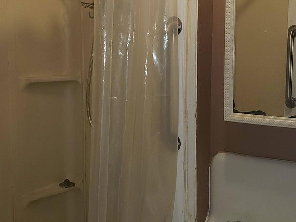 2nd image of 83 Englewood Ave APT 10