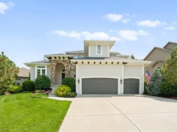 24051 W 121st St, Olathe, KS 66061