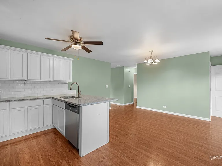 111 E Magnolia St — Photo 9