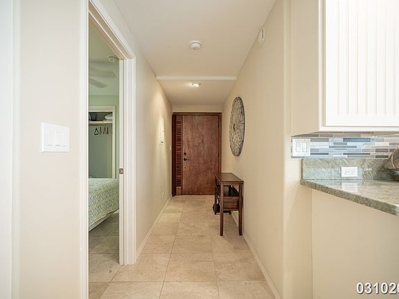 4th image of 2979 Kalakaua Ave APT 204
