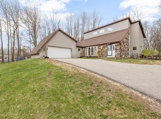 7224 Maple Ln, Hartford, WI 53027