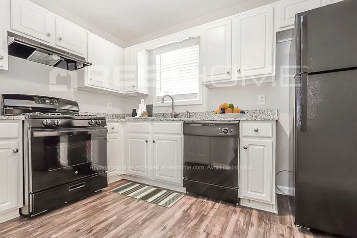 317 River Trace Dr — Photo 3