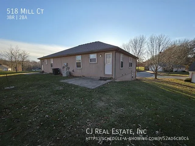 518 NW Mill Ct — Photo 11