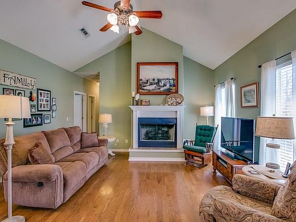 3rd image of 19139 Huntington Dr