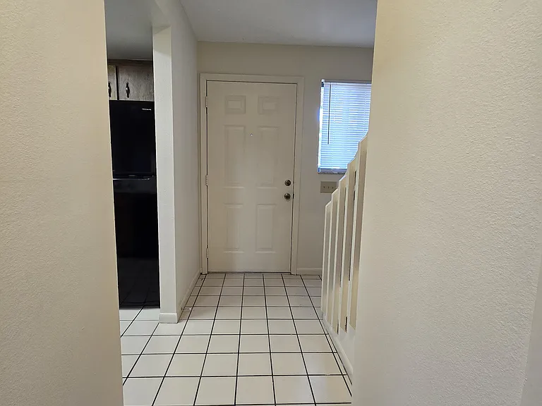 Glenncove Apartment Townhomes — Photo 14