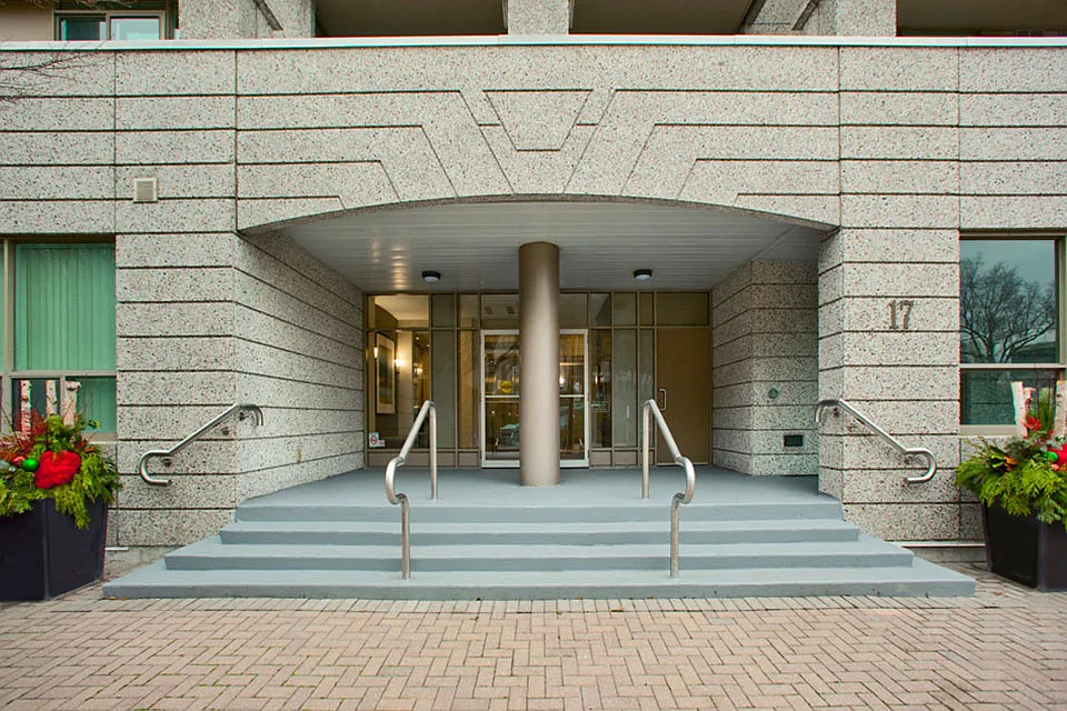 17 Brookbanks Apartments — Photo 3