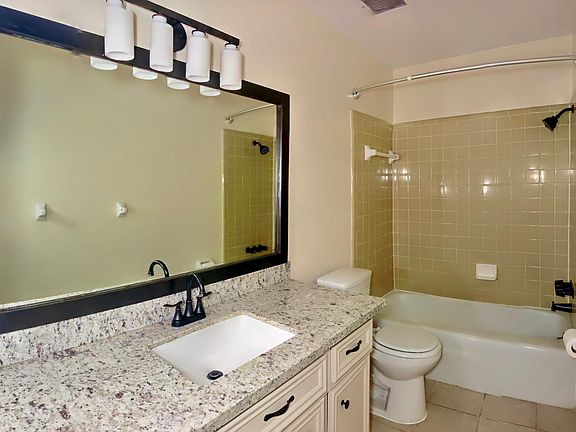 3rd image of 3323 Palm Desert Ln #B
