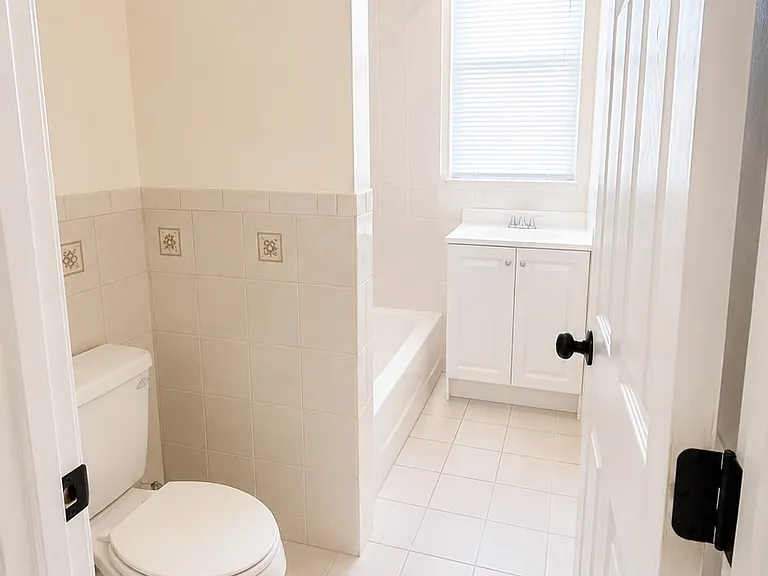 4-4-4A Broad St #3 — Photo 5