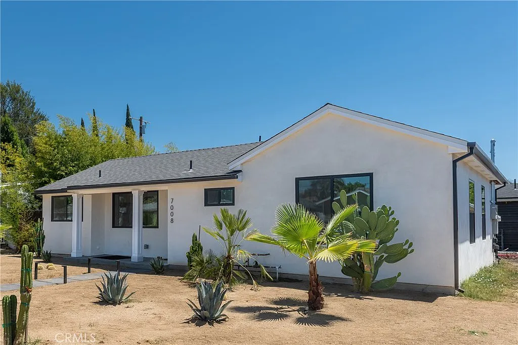 3 bed, 1100 sqft, $4,500 — Photo 3