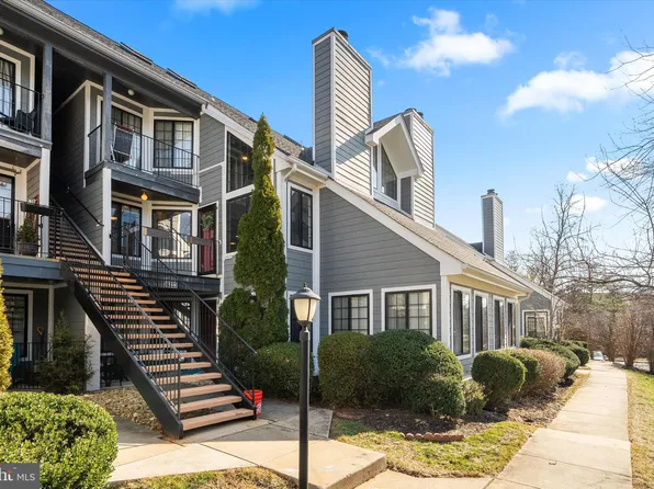 7008 Irwell Ln #13D, Alexandria, VA 22315