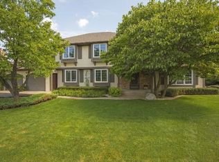 9351 Hyland Creek Cir, Bloomington, MN 55437