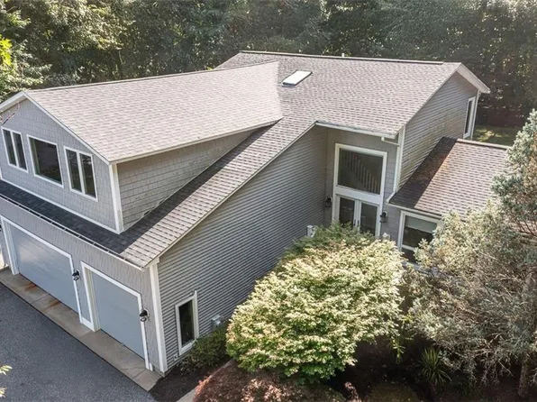 9 Eagle Nest Dr, Lincoln, RI 02865