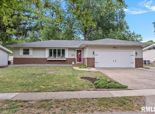 812 Roanoke Dr, Springfield, IL 62702